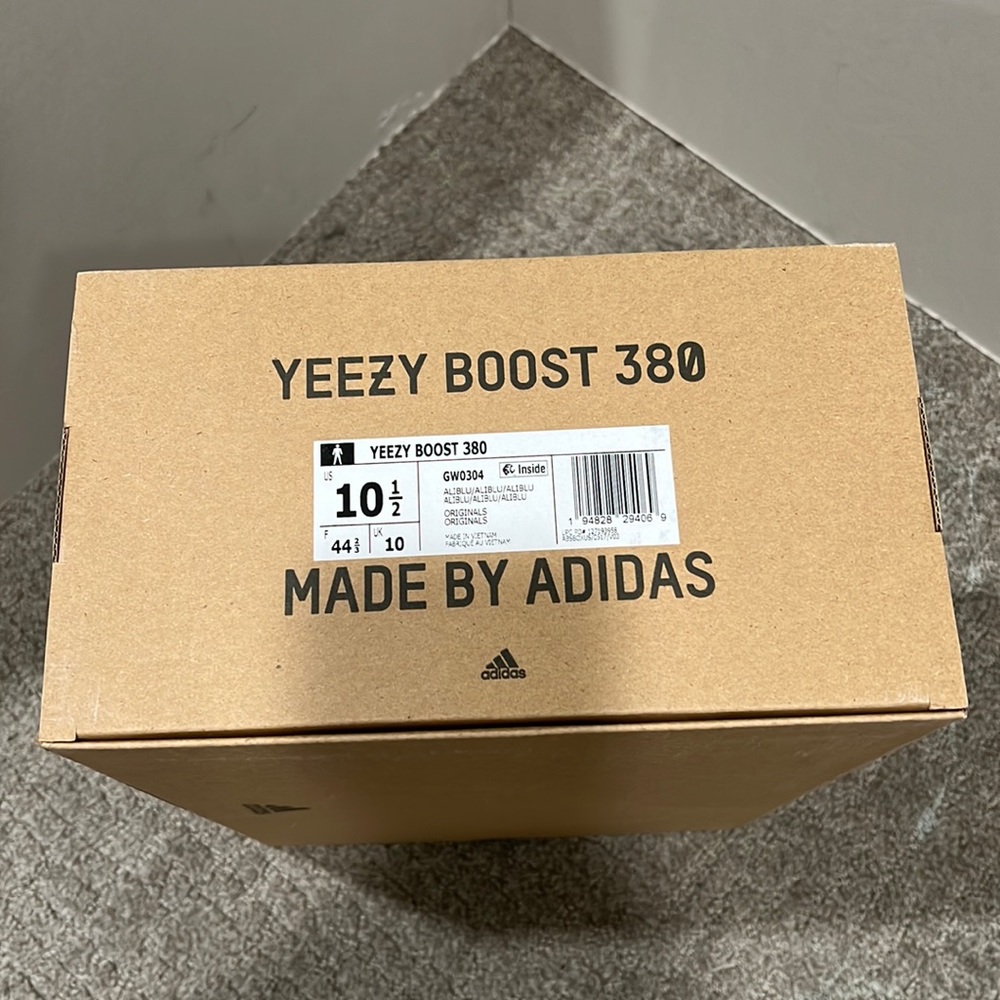 Yeezy 380 Alien Blue Size Men 10.5